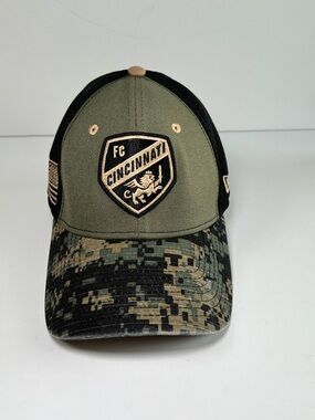 Men's New Era Green/Black FC Cincinnati Military Appreciation 39THIRTY Small/med